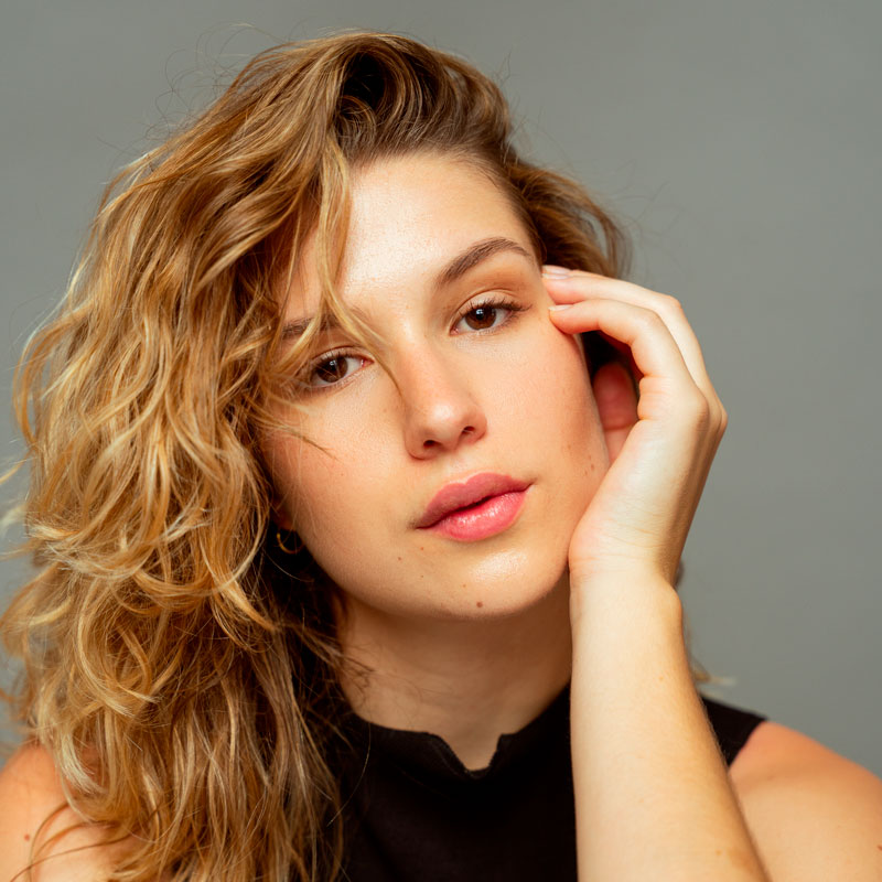 Andrea Cabret actriz